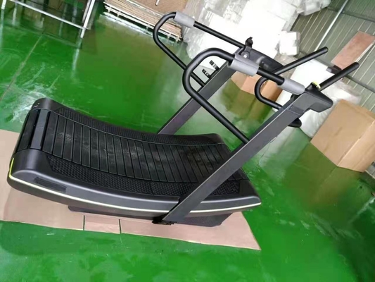 3 밀리미터는 분야 1500*440mm을 운영하는 상업적 구부러진 러닝 머신 체육관 장비를 관을 답니다